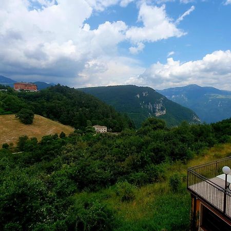 Hotel Serena Spiazzi Di Caprino Extérieur photo