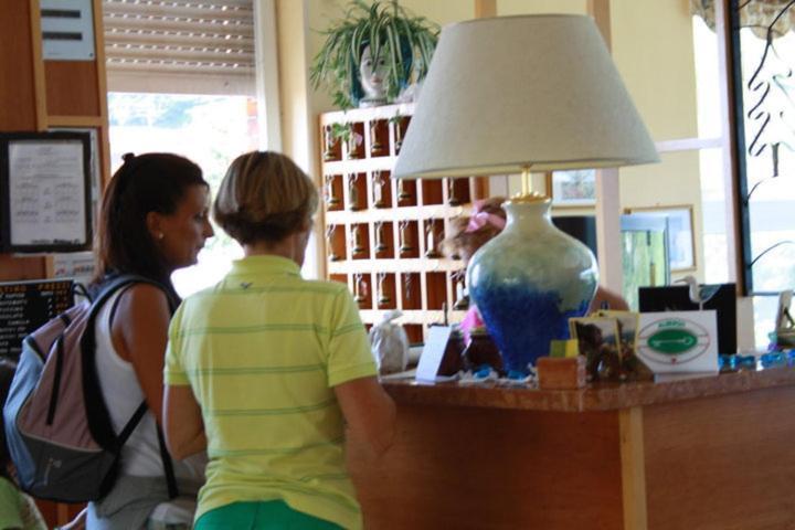 Hotel Serena Spiazzi Di Caprino Extérieur photo