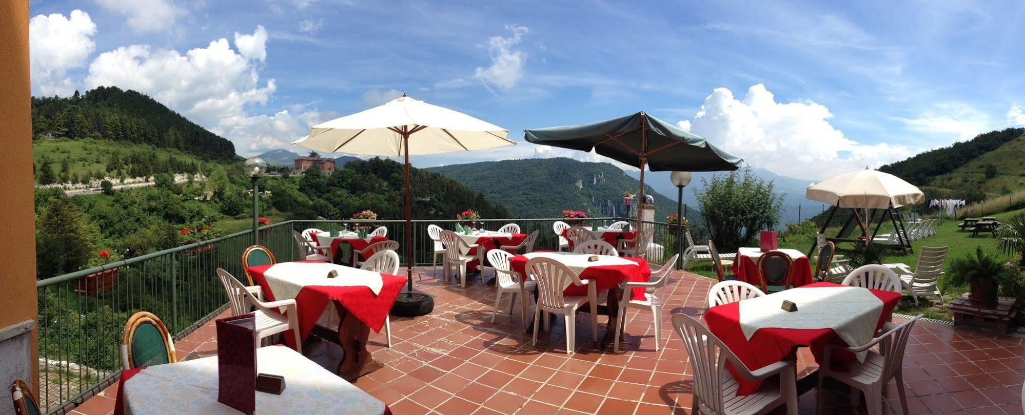 Hotel Serena Spiazzi Di Caprino Extérieur photo
