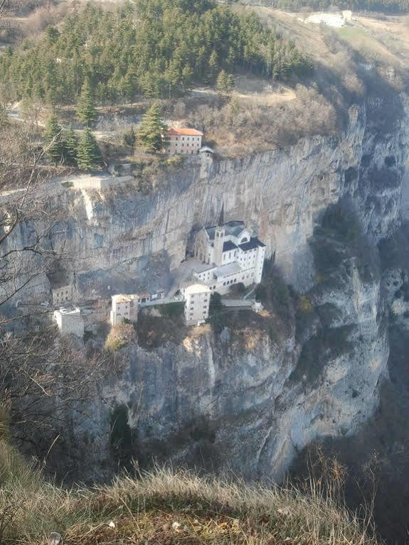 Hotel Serena Spiazzi Di Caprino Extérieur photo